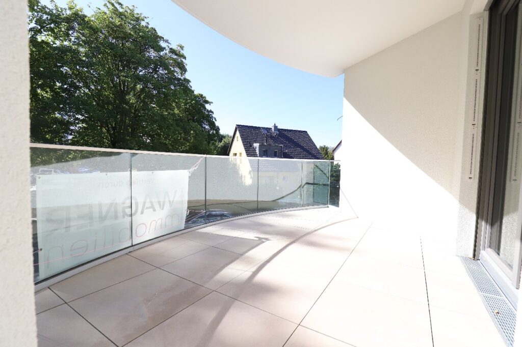 Balkon (Bild 1)