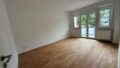 Zimmer mit Balkon